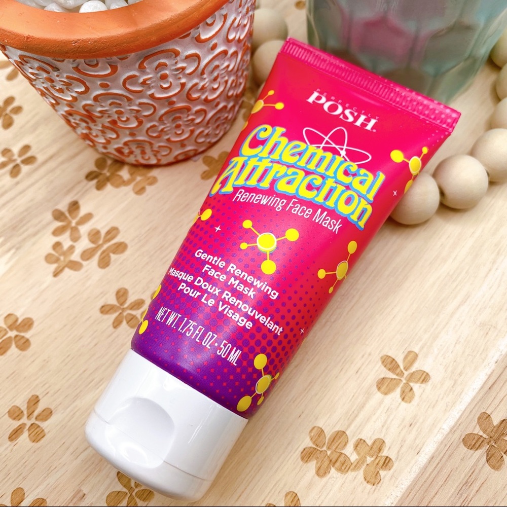 Chemical Attraction Renewing Face Mask